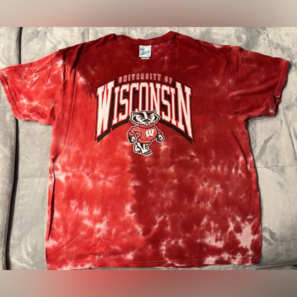 Vintage University of Wisconsin Badgers Tie Dye T-Shirt XL Red NCAA ‘47 Brand